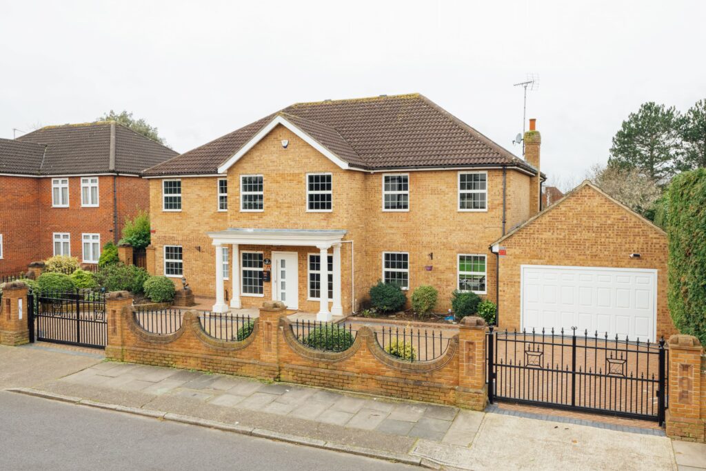 Ernest Road-39